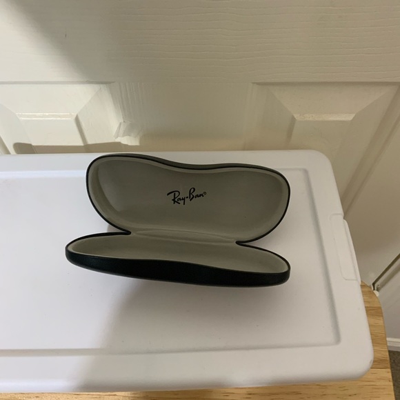 Bundle 3 Eyeglass Cases. Gucci, Ted Baker, Ray Ban. - Picture 7 of 7